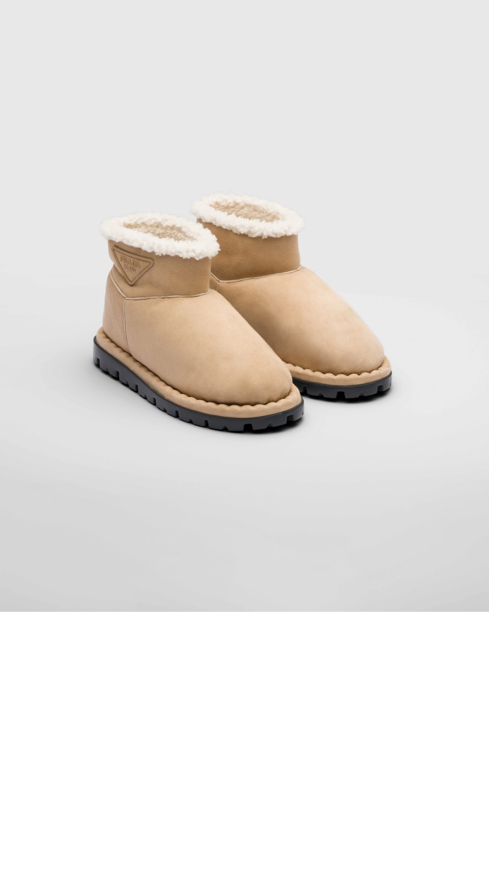 미러급레플리카사이트 | 명품레플리카 전문 쇼핑몰  | 퍼스트원 - 시어링 부티 부츠 1T217N &gt; 프라다