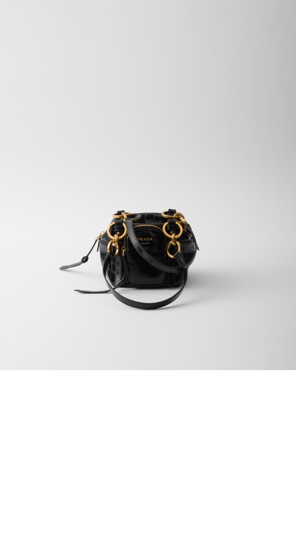 미러급레플리카사이트 | 명품레플리카 전문 쇼핑몰  | 퍼스트원 - 댕글 가죽 탑 핸들 미니백 1BB137 &gt; 프라다