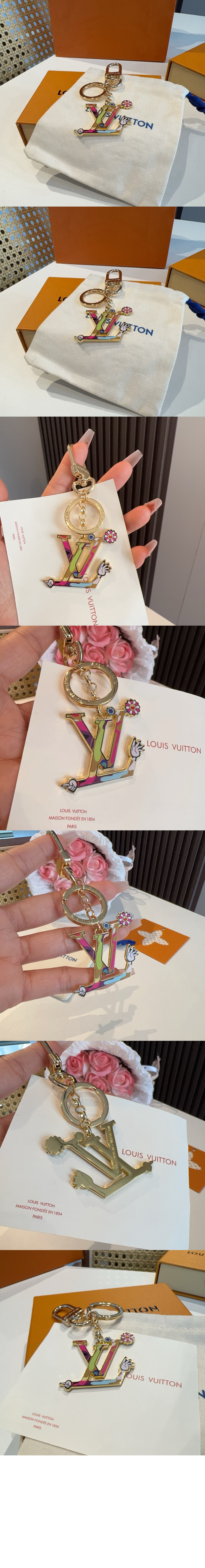 미러급레플리카사이트 | 명품레플리카 전문 쇼핑몰  | 퍼스트원 - LV x TM 아이코닉 모노그램 멀티컬러 키 홀더 M02468 &gt; 루이비통