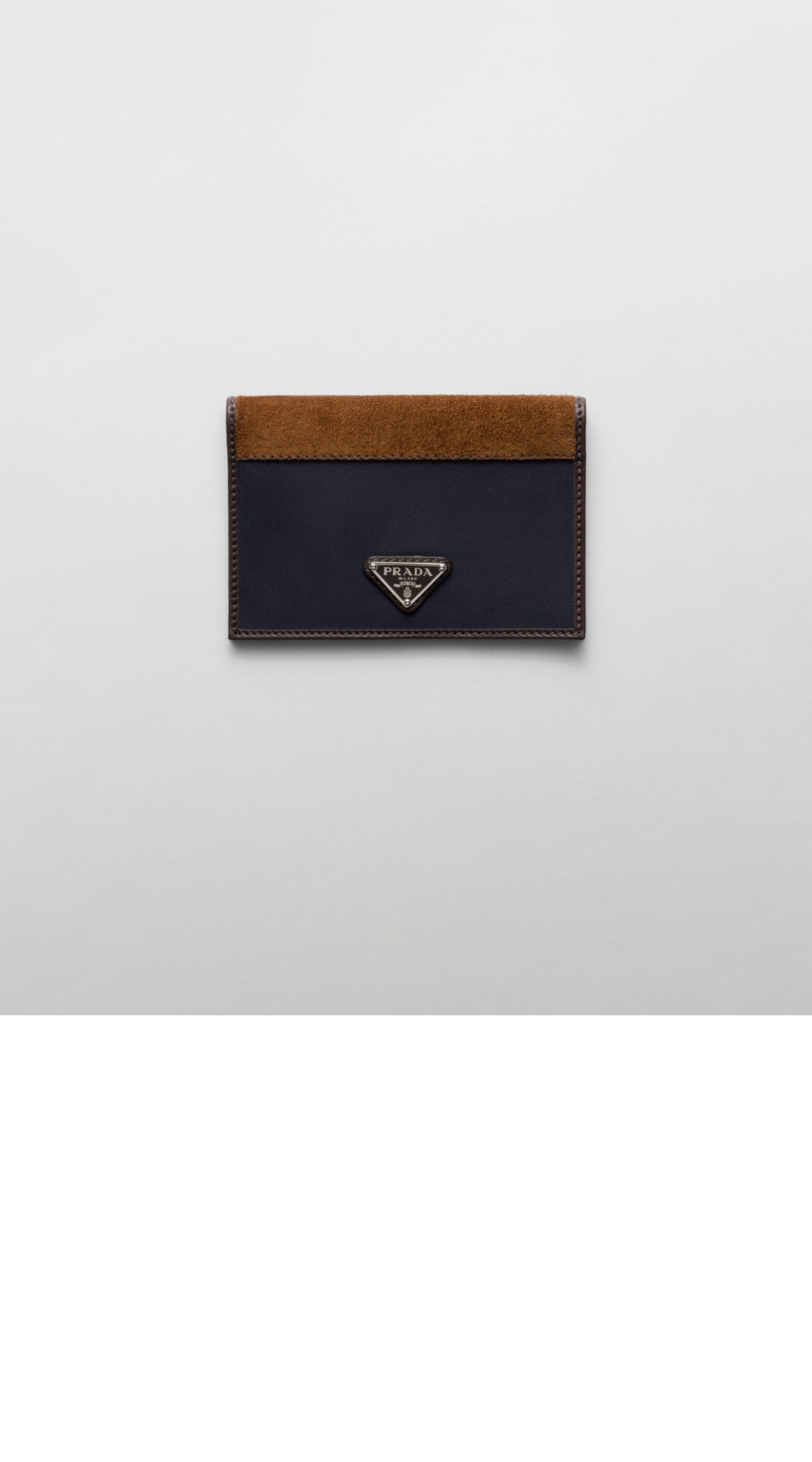 미러급레플리카사이트 | 명품레플리카 전문 쇼핑몰  | 퍼스트원 - 리나일론 및 가죽 여권 지갑 2MV017 &gt; 프라다