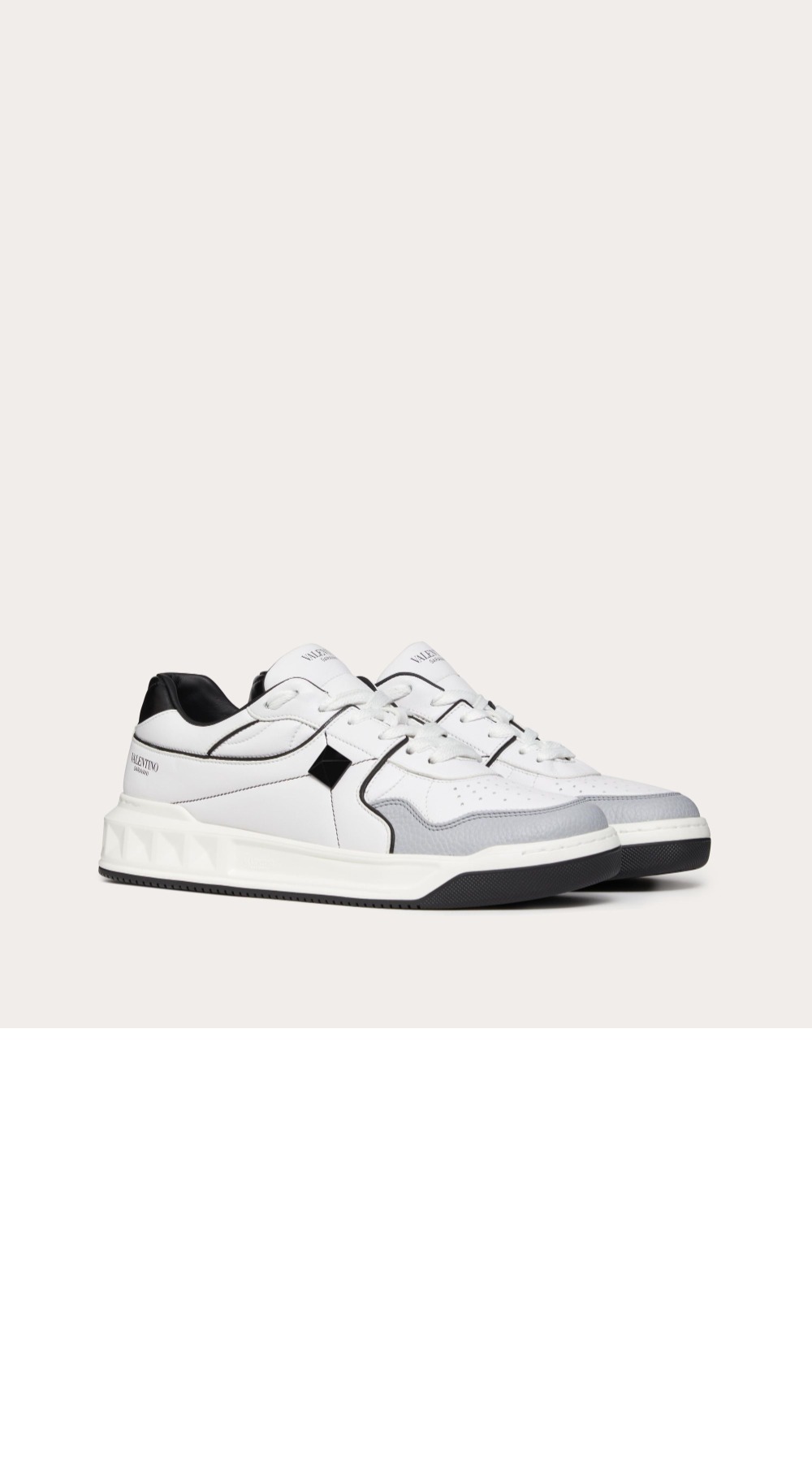 미러급레플리카사이트 | 명품레플리카 전문 쇼핑몰  | 퍼스트원 - 나파 가죽 원 스터드 로우탑 스니커즈 &gt; 발렌티노