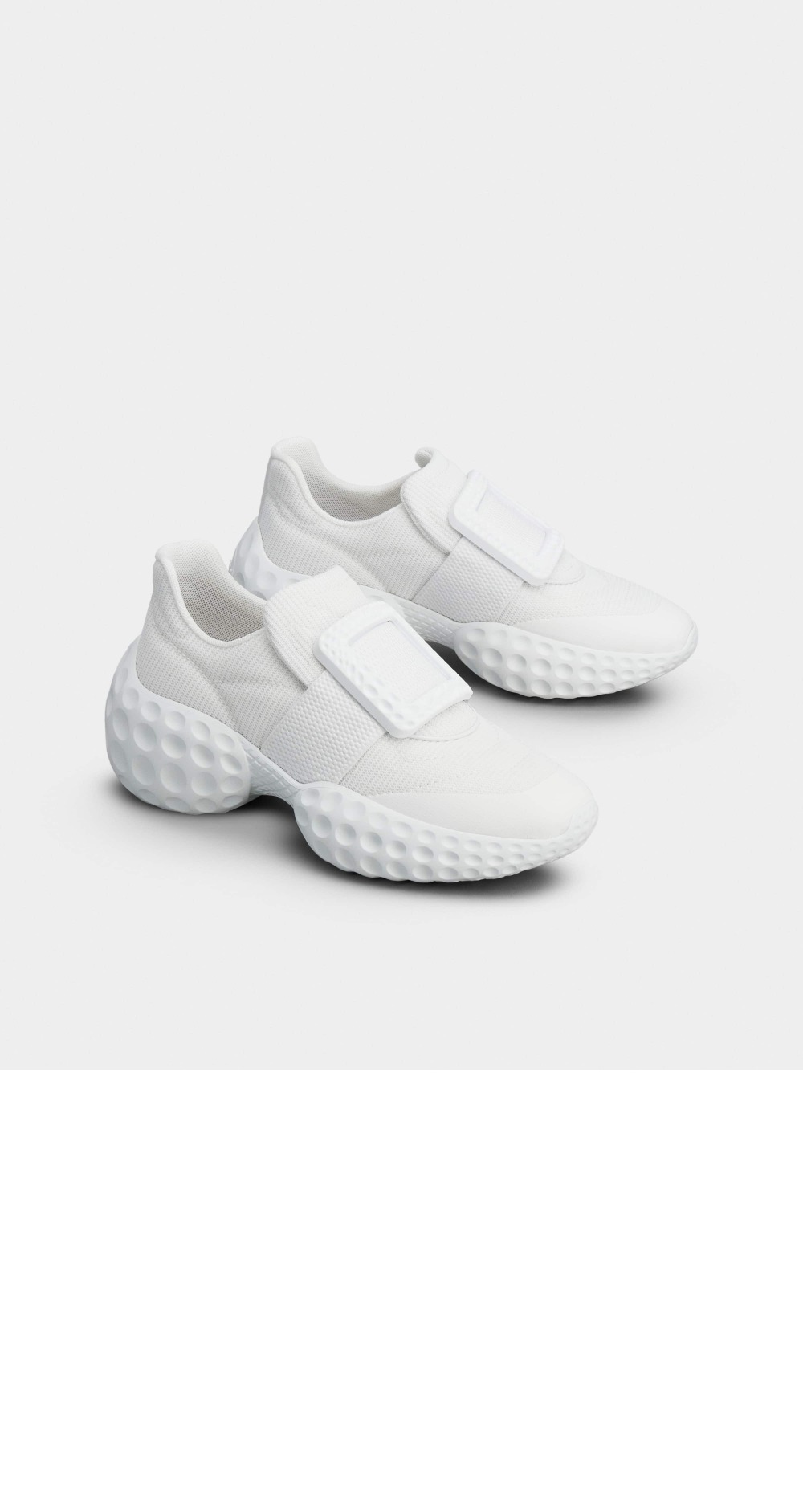 미러급레플리카사이트 | 명품레플리카 전문 쇼핑몰  | 퍼스트원 - 비브 런 라이트 스트라스 버클 스니커즈 6373 &gt; 로저비비에