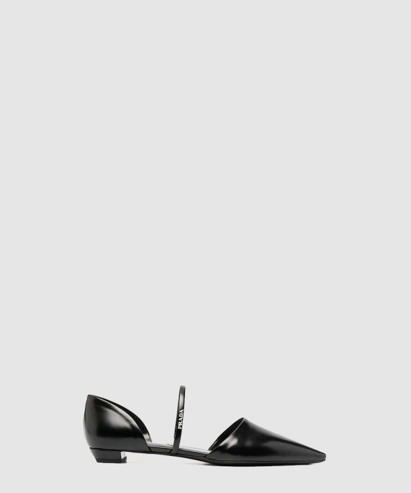 로고 스트랩 레더 플랫 슈즈 1F519M