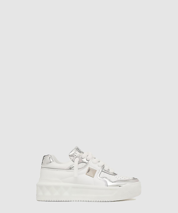 나파 가죽 원 스터드 XL 스니커즈